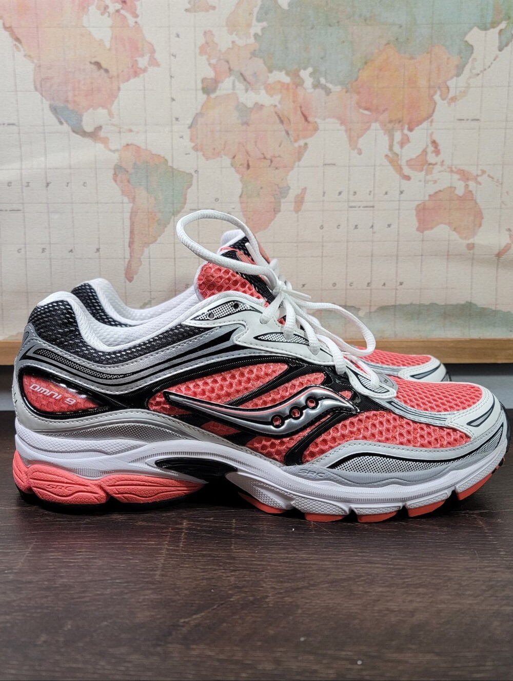 BRAND NEW Saucony ProGrid Omni 9 Silver Coral Men's Size 11.0